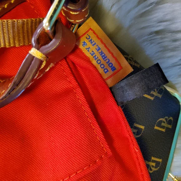 Dooney & Bourke Crossbody Bag and Coin Purse Set EUC - Picture 12 of 16